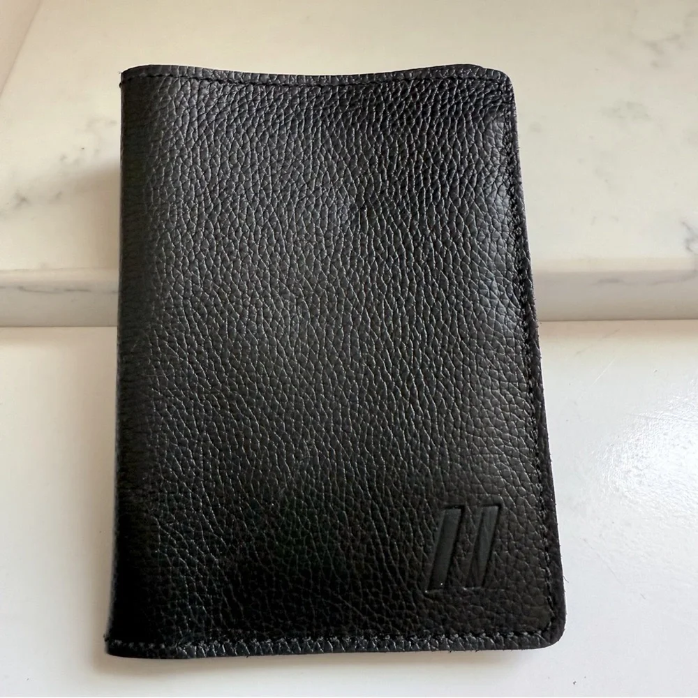 Roots Passport Card Cover Cervino